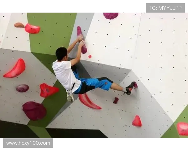 成都攀岩队运营模式解析与攀岩热点发展趋势探讨